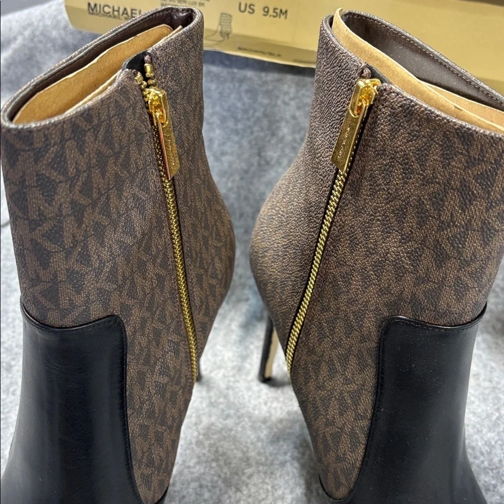 MICHAEL MICHAEL KORS Rue stiletto Logo and Leather boot 9.5